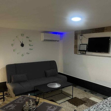 Studio Apartman Azra Kulen Vakuf Eksteriør bilde