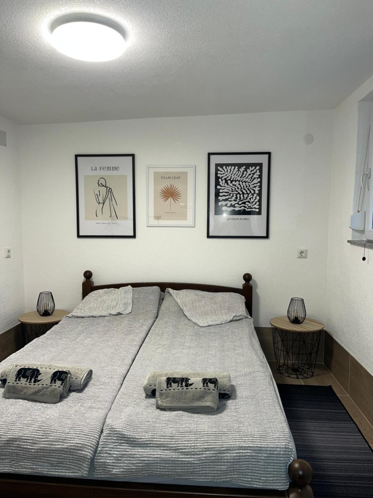 Studio Apartman Azra Kulen Vakuf Eksteriør bilde