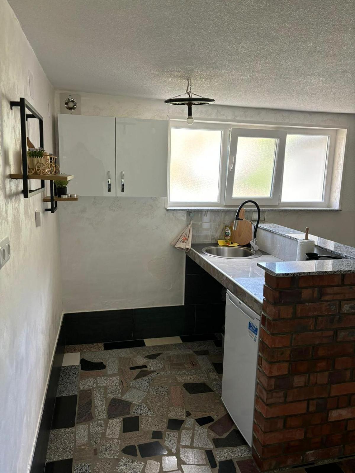 Studio Apartman Azra Kulen Vakuf Eksteriør bilde